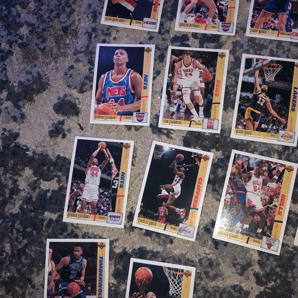 Basketball Lot Full Of 34 Mint Condition Cards - Picture 6 of 11